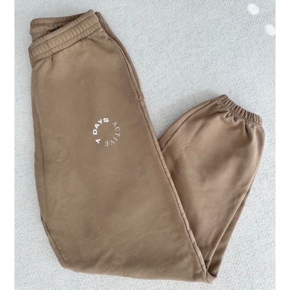 7 Days Active Monday Sweatpants in Dune, Size Small - Picture 4 of 5